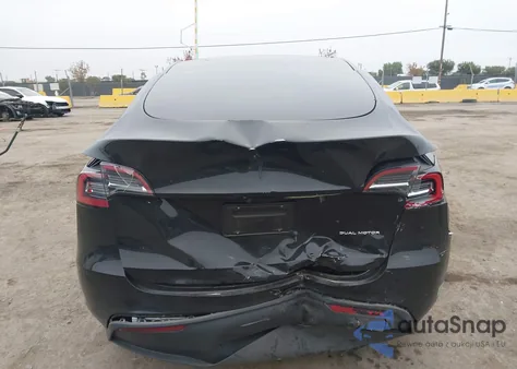 2023 Tesla Model Y Awd/Long Range Dual Motor All-Wheel Drive z USA, uszkodzony, nr VIN 7SAYGDEE8PA101552